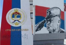 Photo of Zbog natpisa “genocidaši” ekspresno privođenje, a Mladićev mural i dalje stoji